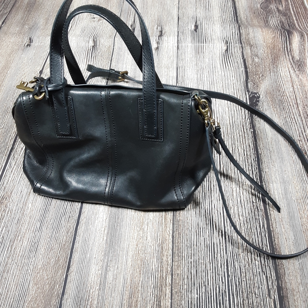 Fossil black leather bag with shoulder strap